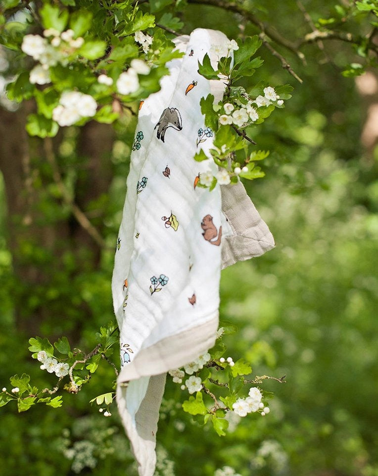 Organic cotton muslin comforter security - et - Into the woods.