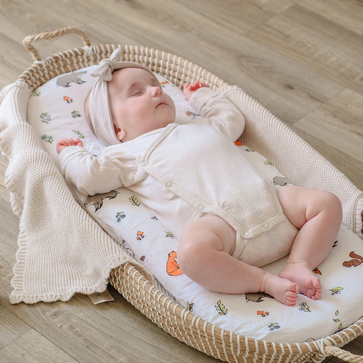 Fitted moses basket sheet organic cotton